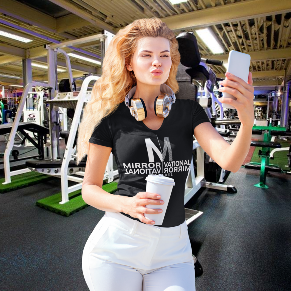 Woman taking a selfie at the gym - Mirrorvational